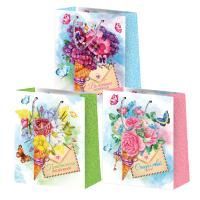 Пакет подарочный бумажный (18х23х8) ламинир Микс 3 дизайна 1/360 Пакет подарочный бумажный (18х23х8) ламинир Микс 3 дизайна 1/360